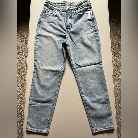 Women’s Old Navy light wash OG straight leg high rise Jean. Size 4 petite. - Picture 2 of 4